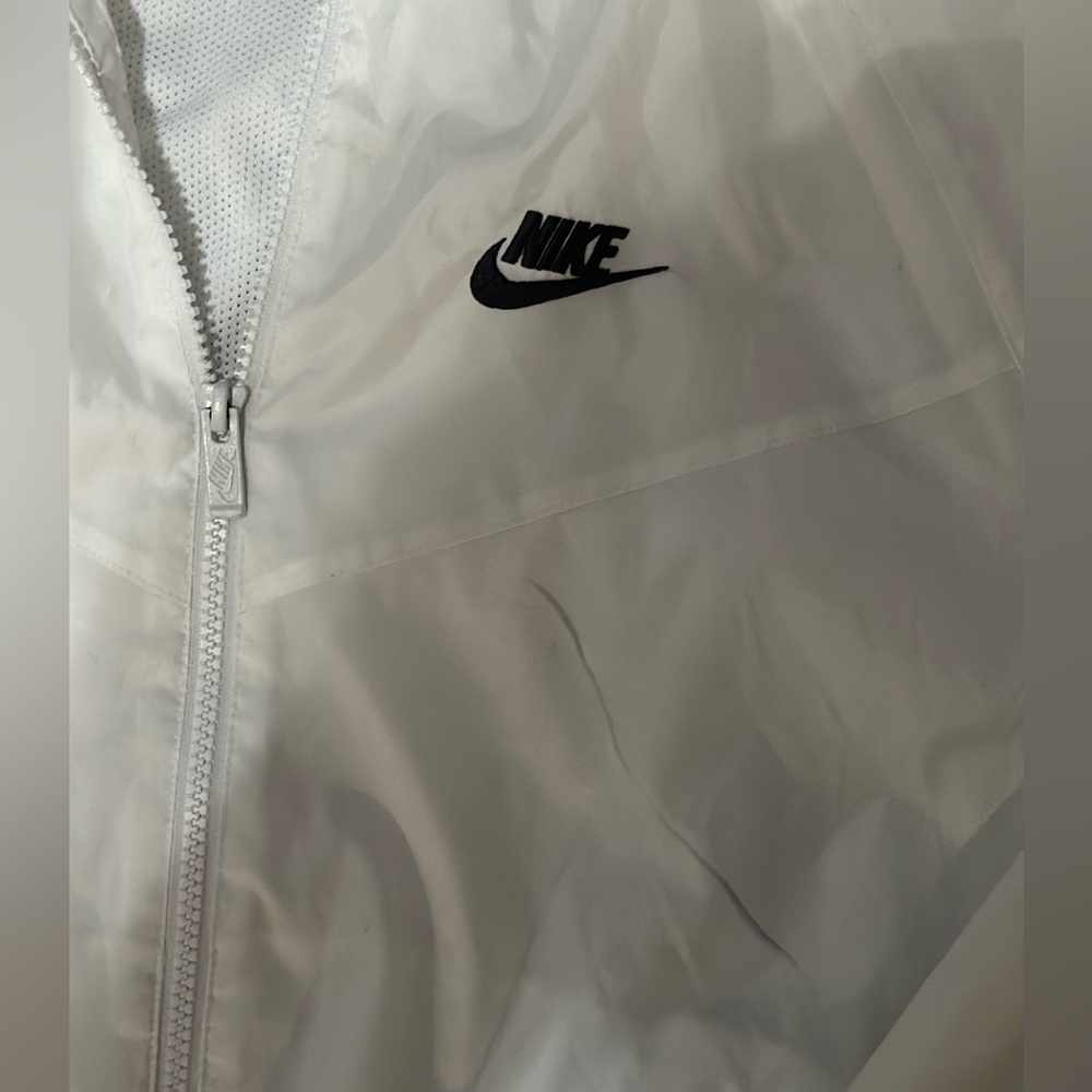 Nike Men's Classic White Windbreaker - Picture 3 of 3